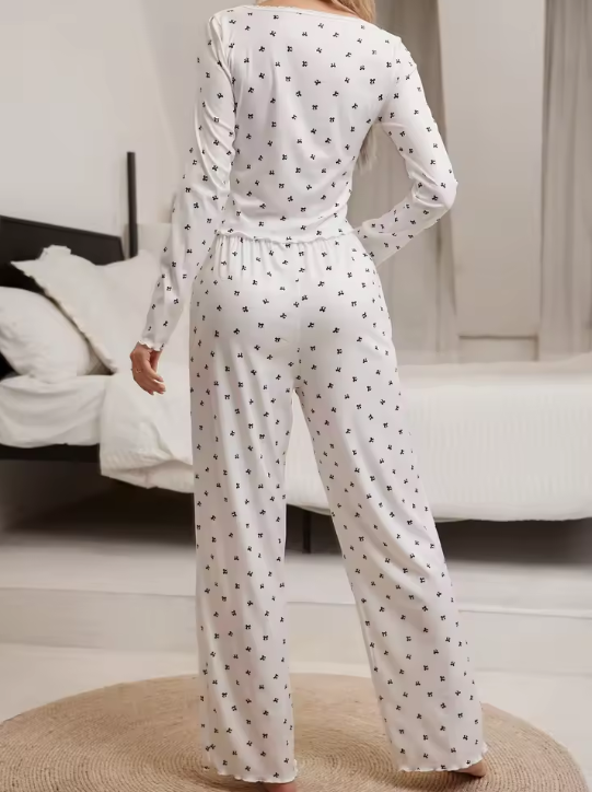 Women's round-neck polka dot pajama set