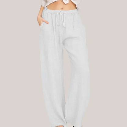 Loose-fitting trousers for women with an elastic waistband