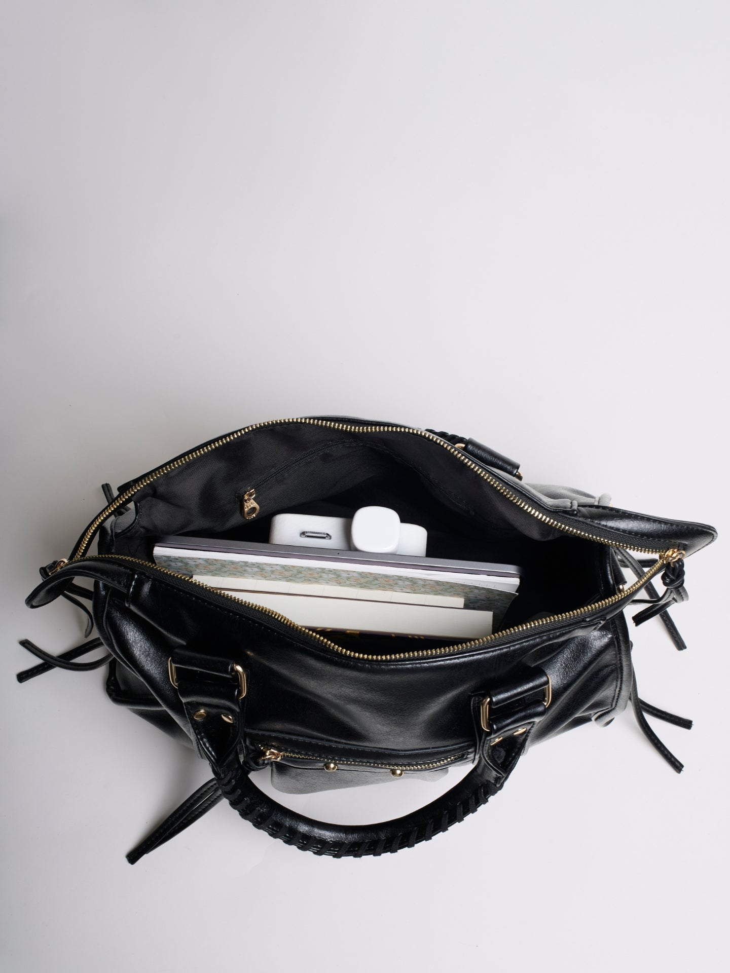 Amoria Bags Vivienne Paris Shoulder Bag – Black Leather