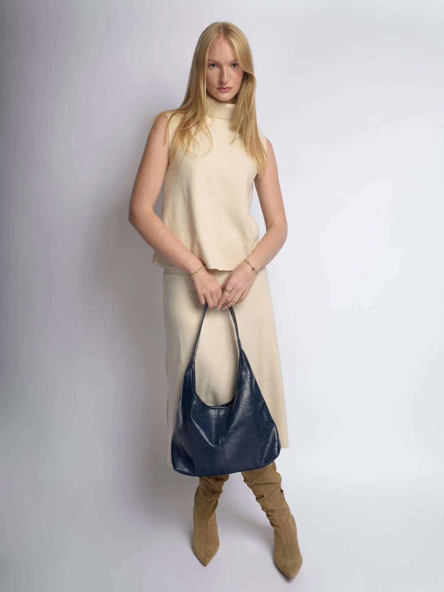 Amoria Bags Scarlett Distressed Leather Tote – Brown