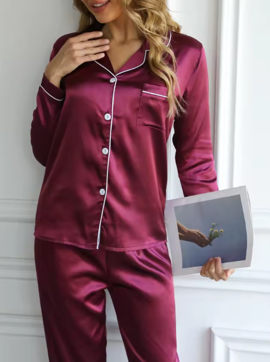 Comfortable satin pajama set for women