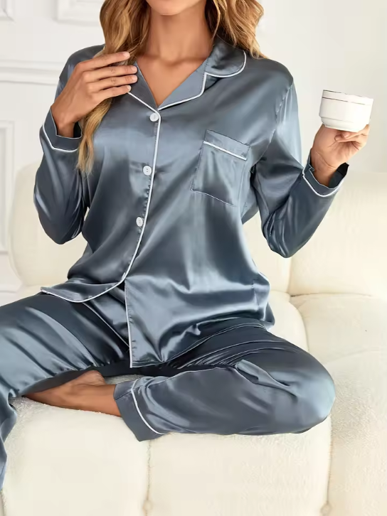 Comfortable satin pajama set for women